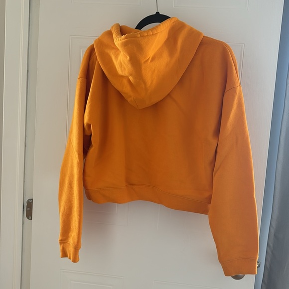 TNA ARITZIA cropped hoodie - Picture 2 of 2